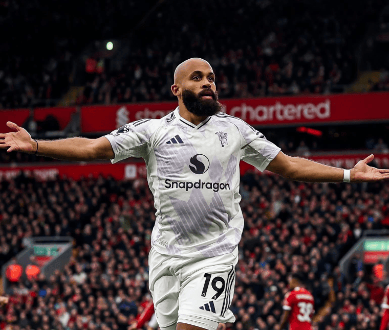 曼联连斩3大豪门，卡里克4连胜抢下12分，球迷：13连胜极限夺冠吧